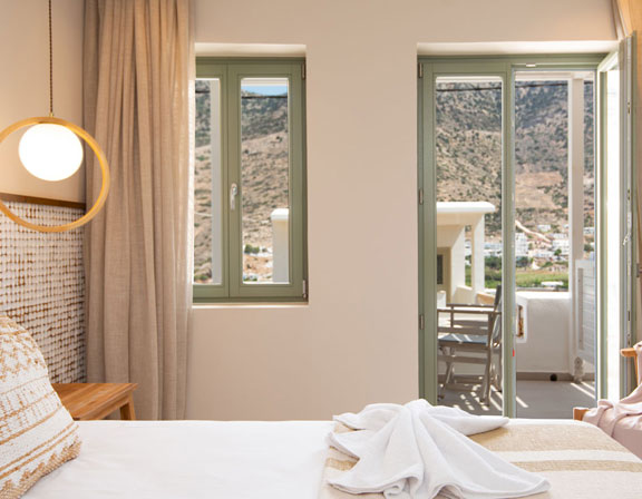 Sunlight superior hospitality στη Σίφνο - Ευρύχωρο δωμάτιο