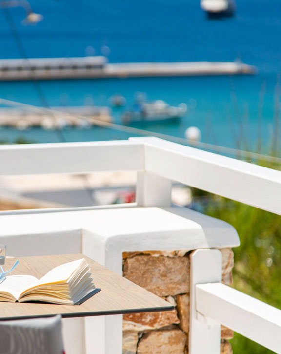 Διαμονή στη Σίφνο με θέα στη θάλασσα